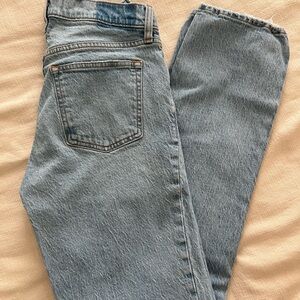 Abercrombie Mid Rise 90’s Straight Jean